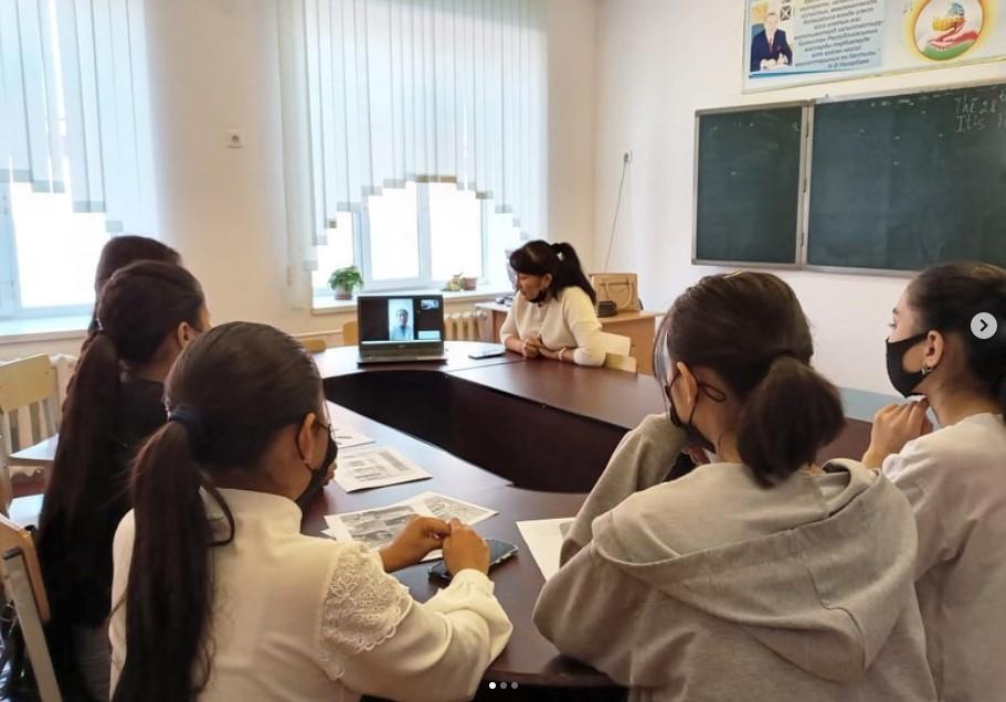 «Қыз өссе елдің көркі»